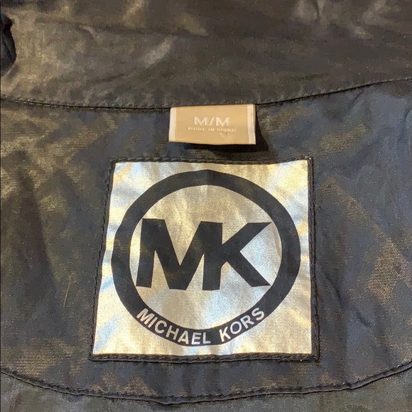 Gorgeous MK trench coat 🧥 + free 🎁 - Picture 7 of 8